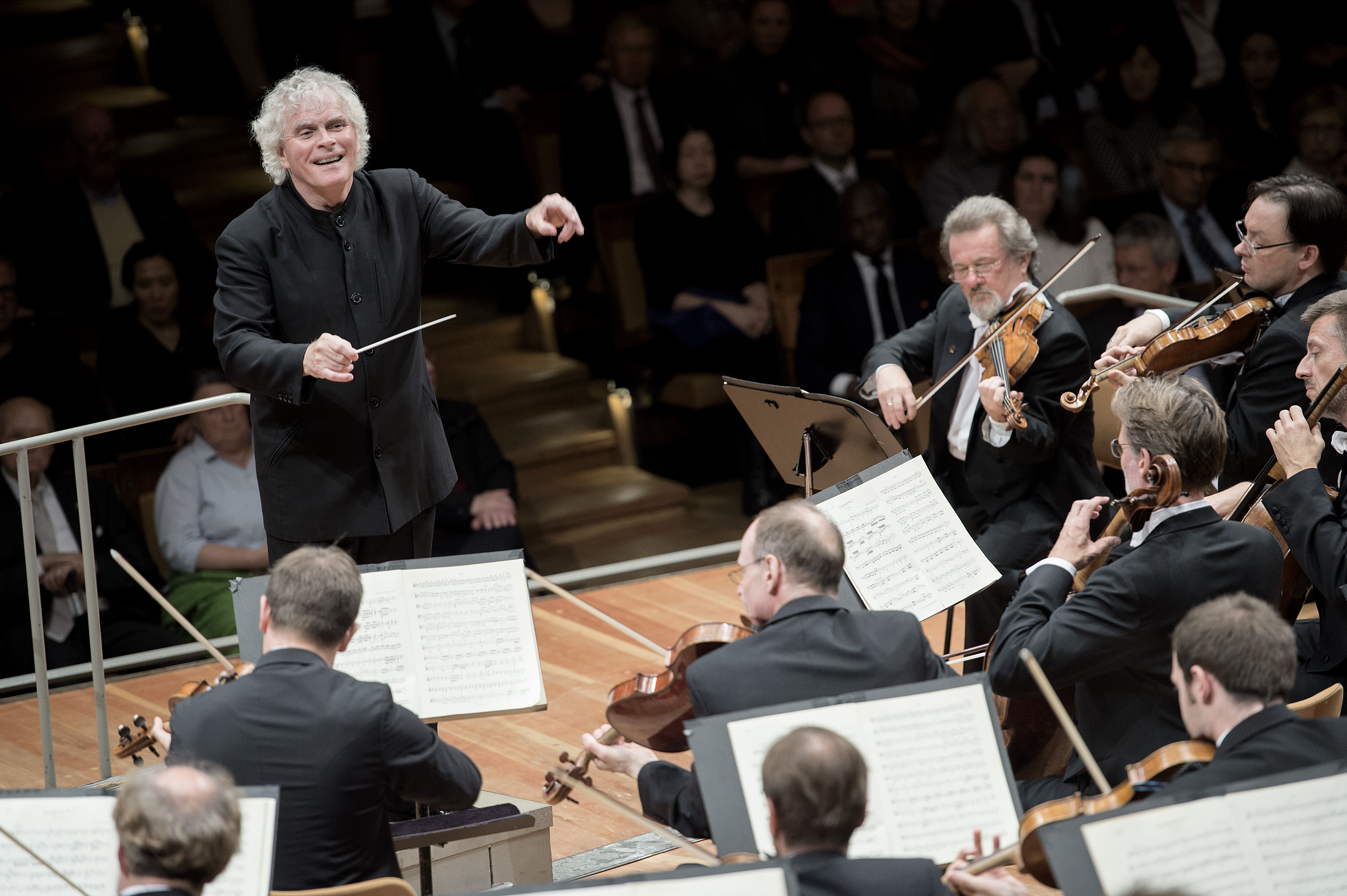 Sir Simon Rattle conducts The Berlin Phil, 2015 photo: Monika Rittershaus