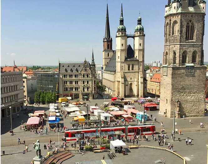 The Marktkirche in Halle and the Händel statue seen from behind( lower left). Photo: Albert Ehrnrooth